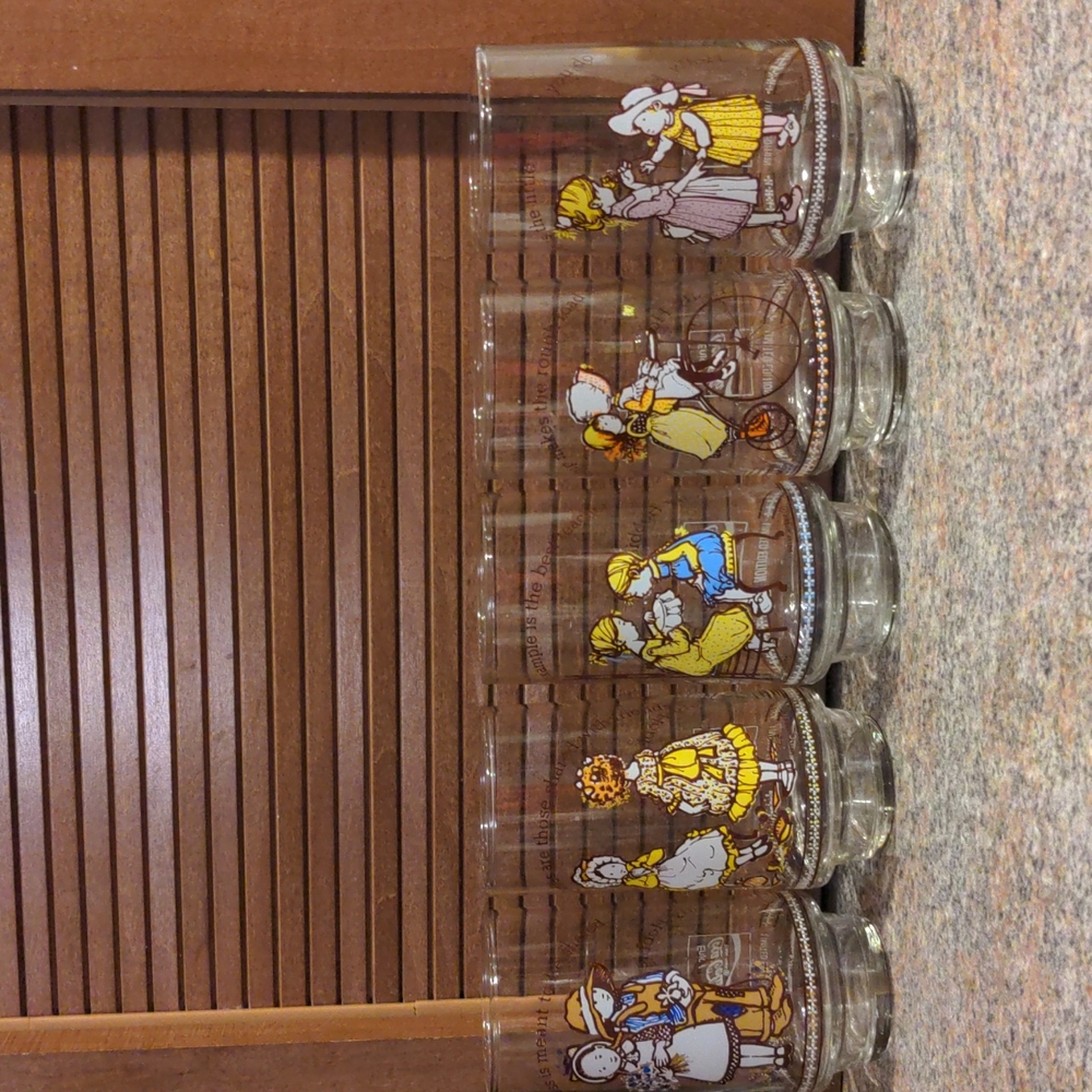 Vintage Holly Hobbie Limited Edition Coke Collectors Glasses- Set of 5